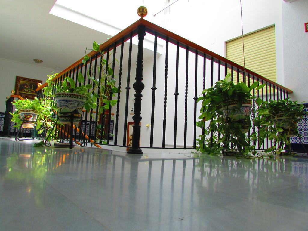 Hotel Mairena Mairena De Alcor Exterior photo