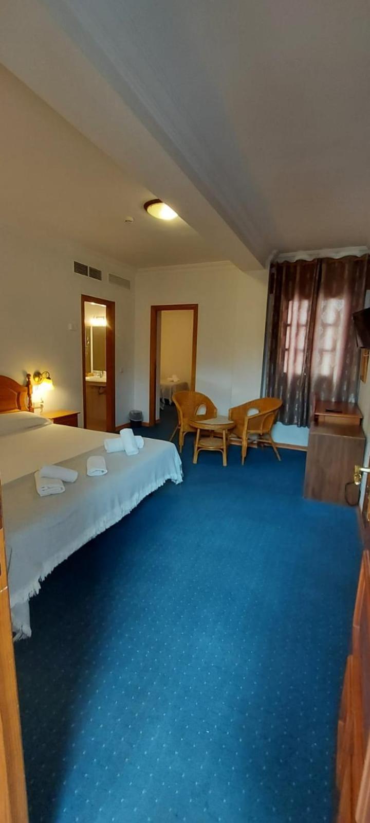 Hotel Mairena Mairena De Alcor Exterior photo