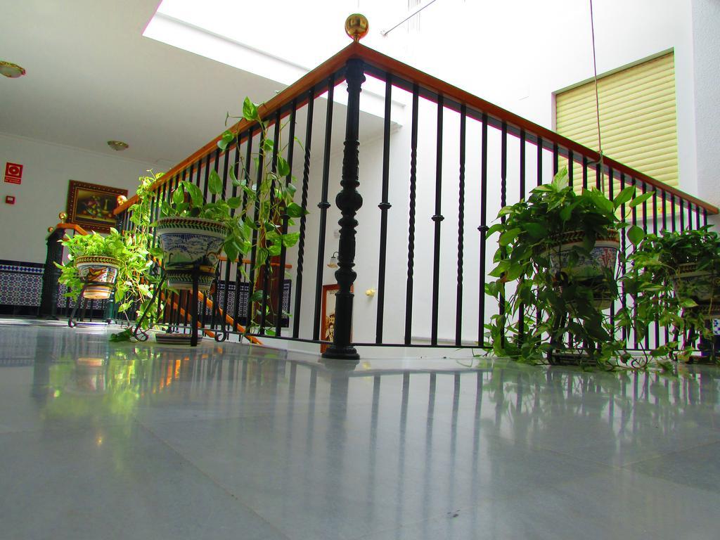Hotel Mairena Mairena De Alcor Exterior photo