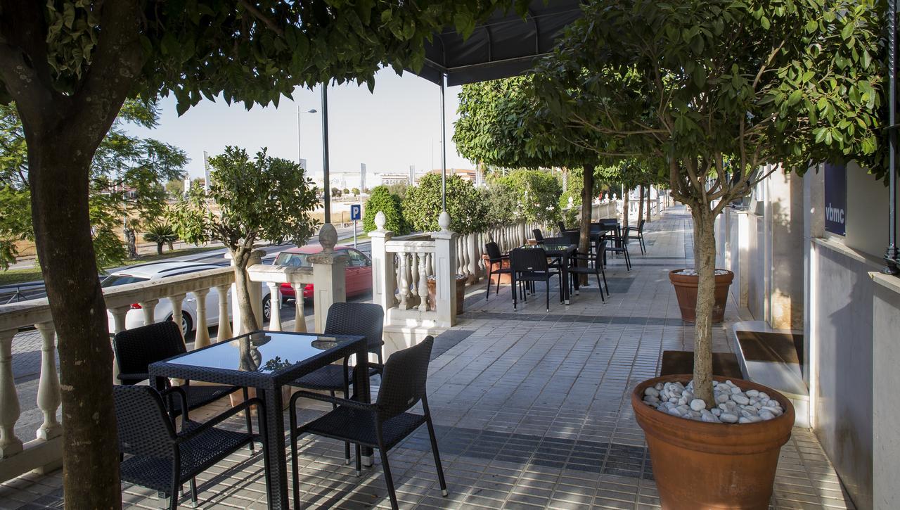 Hotel Mairena Mairena De Alcor Exterior photo